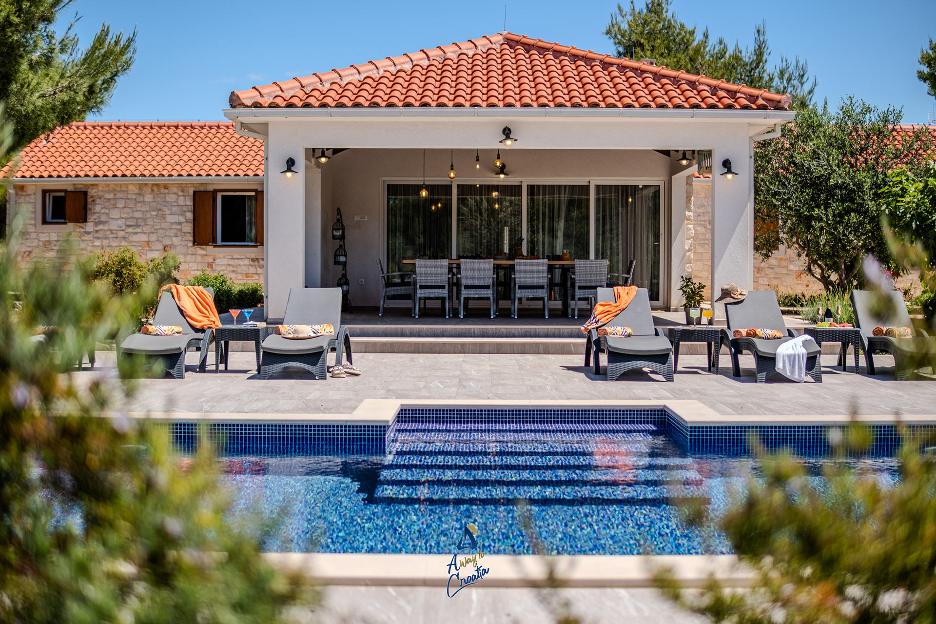 0075f9e1833c4a8abf9d3c508be039d9