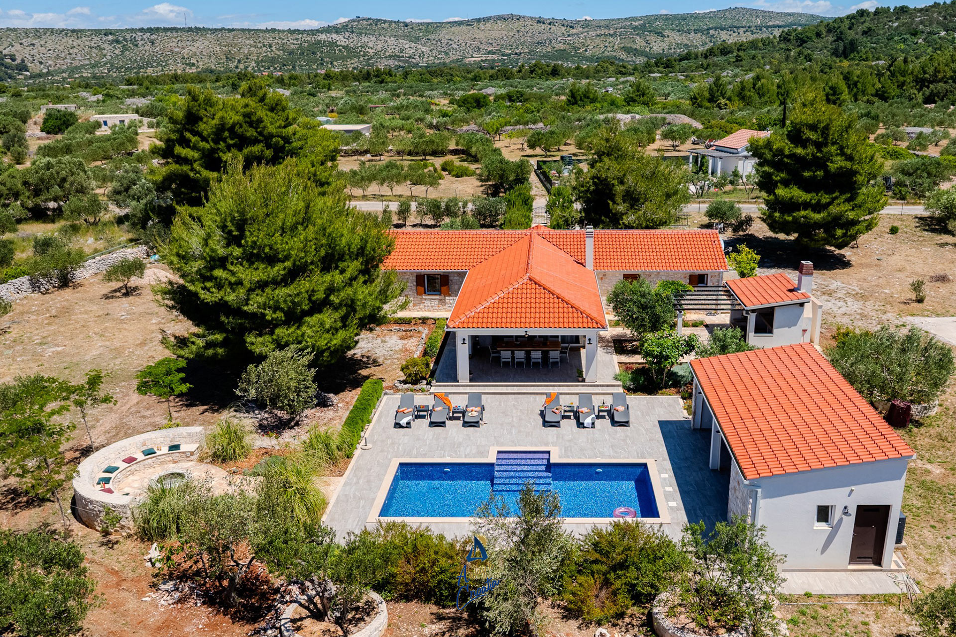 7a9600b44f7c43e3b4ed478209451d06