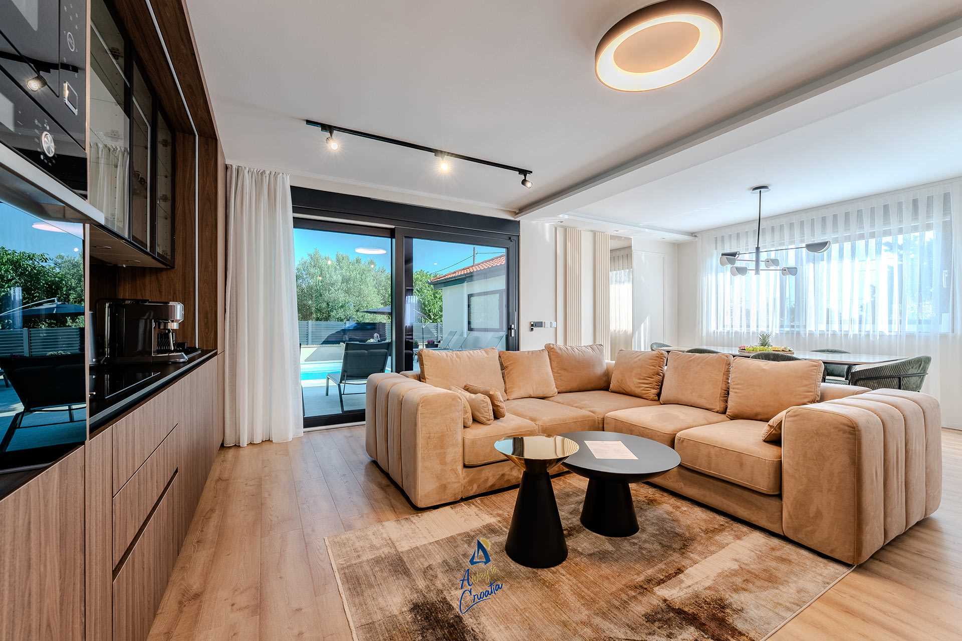 8fc11e7ad8e64a27b4ff34cc7f9510d1