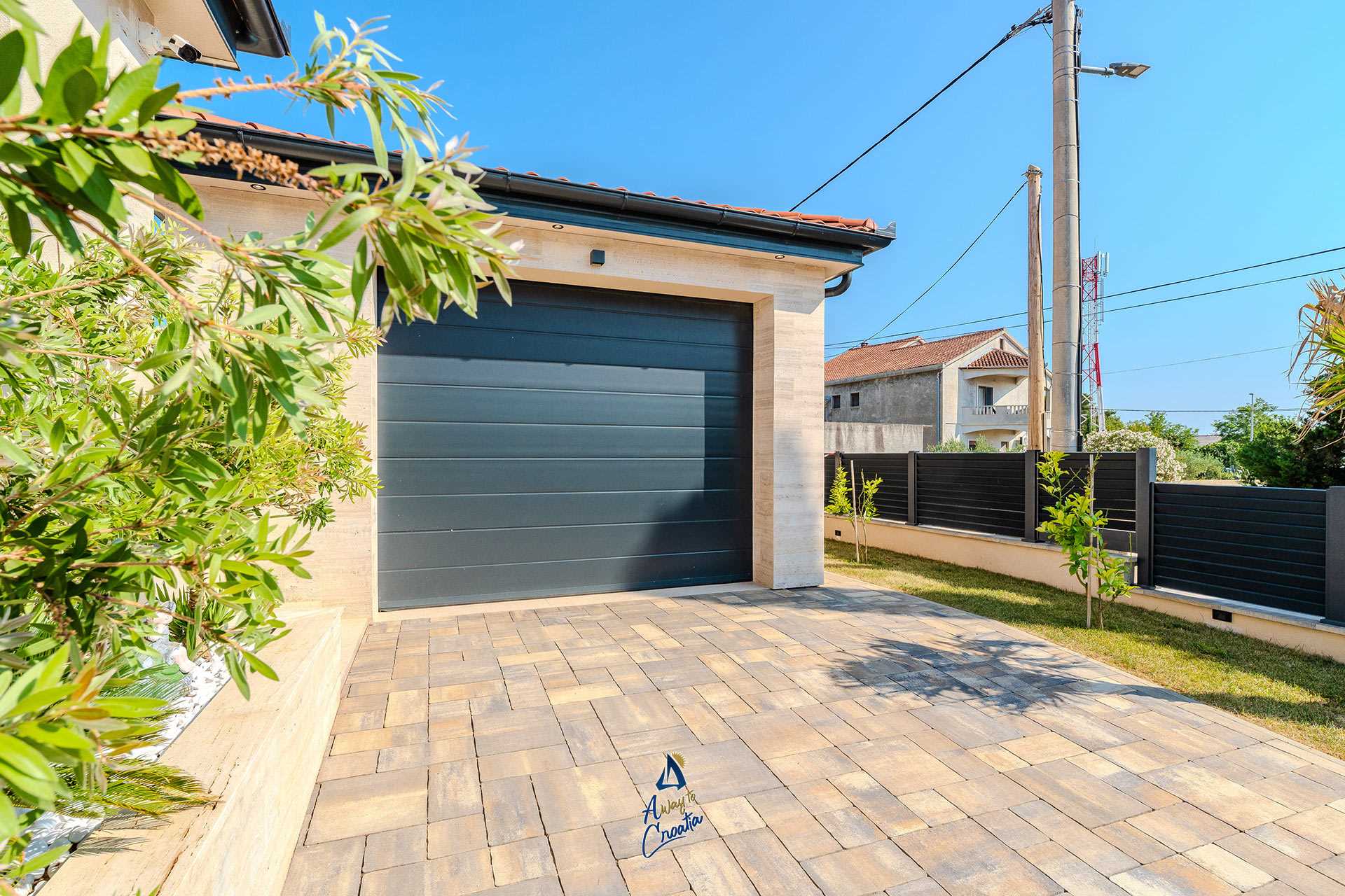 97b52f90987643c0a36fffec50051777