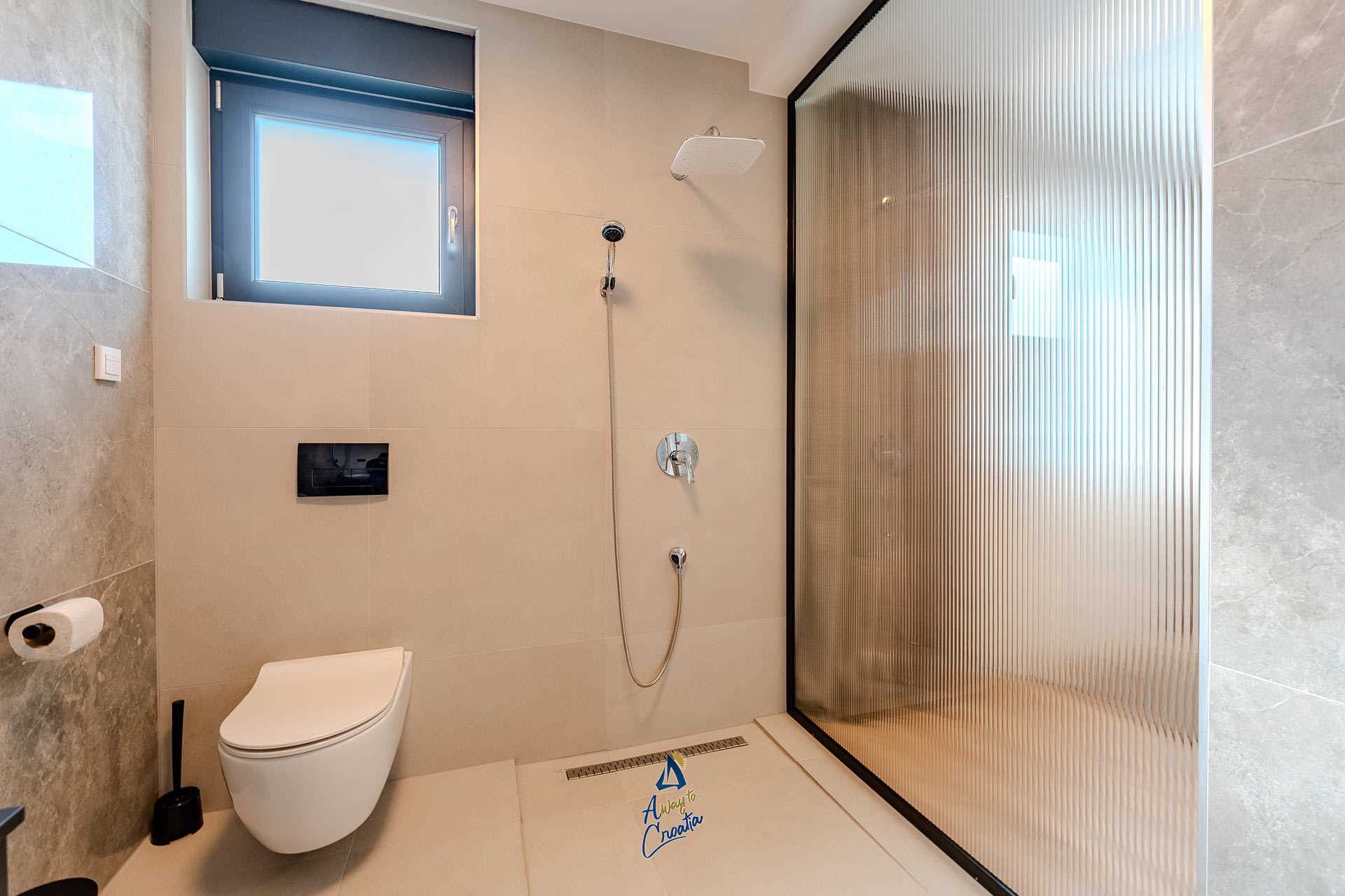 Abfba7162faa4d5897fff500758e49e3