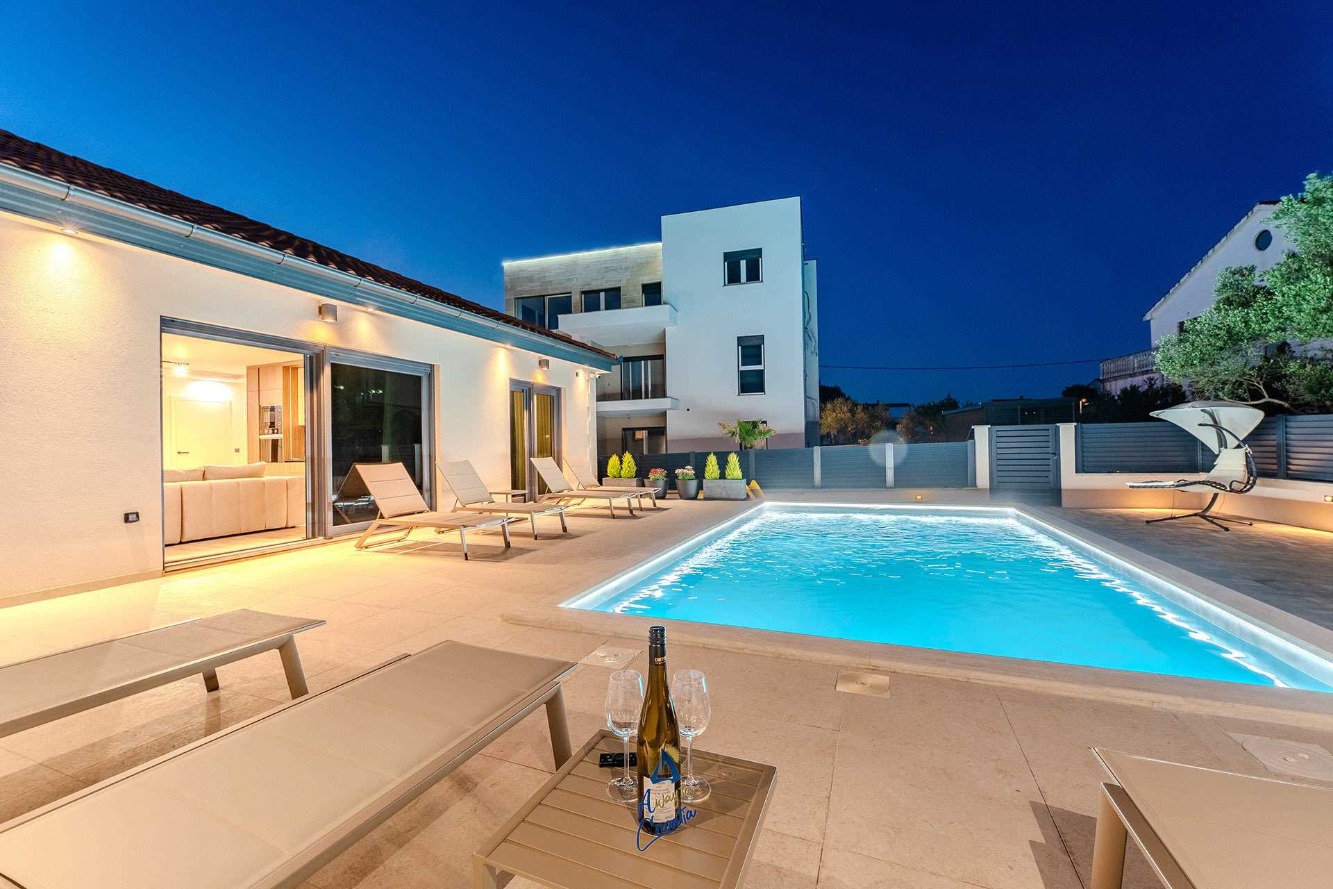 Eadb9411bf73428a922fa398e2f316d4