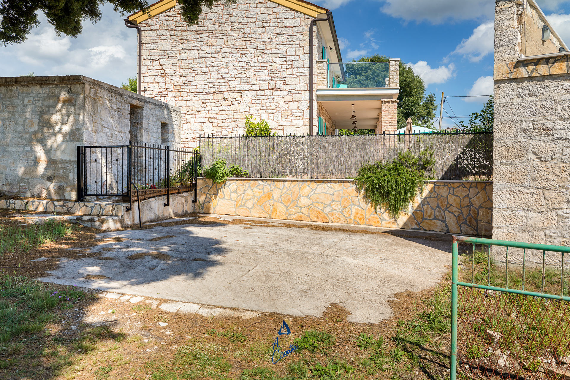 Fcab0bdd95f447d9aa2b12cff80a3b1f